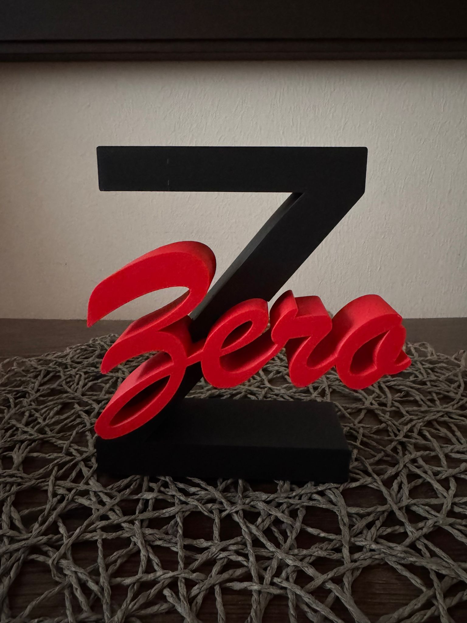 Personalisierter Anfangsbuchstabe Z mit Name Zera